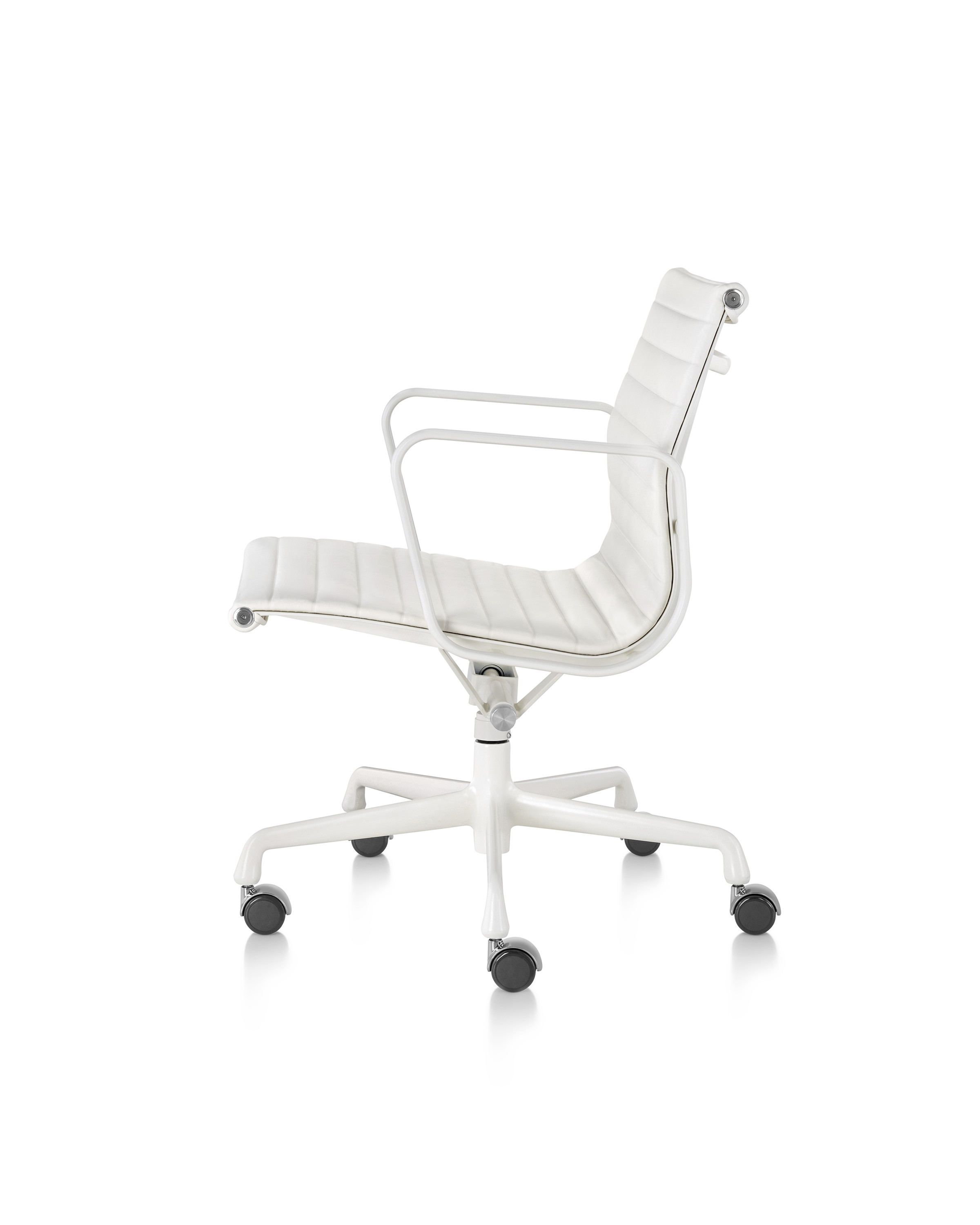 办公椅|现代真皮中班椅|办公安博网页版|安博anbo（中国）安博网页版|伊姆斯中班椅